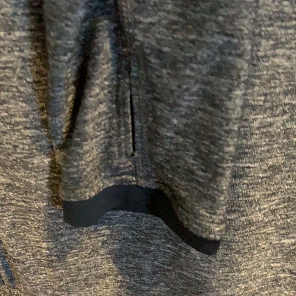 EUC Lululemon Top - Picture 4 of 4